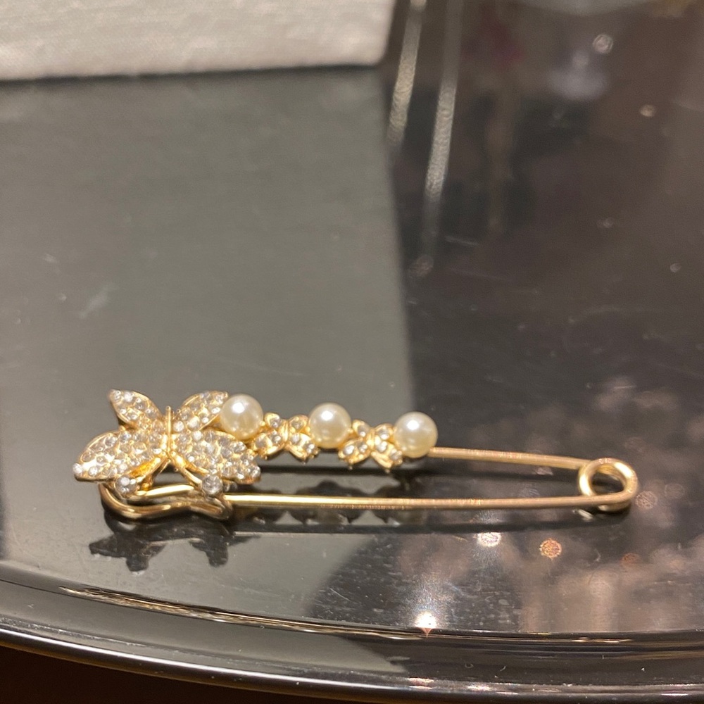 SOLD - Gold Butterfly Brooch Pin with Faux Pearls